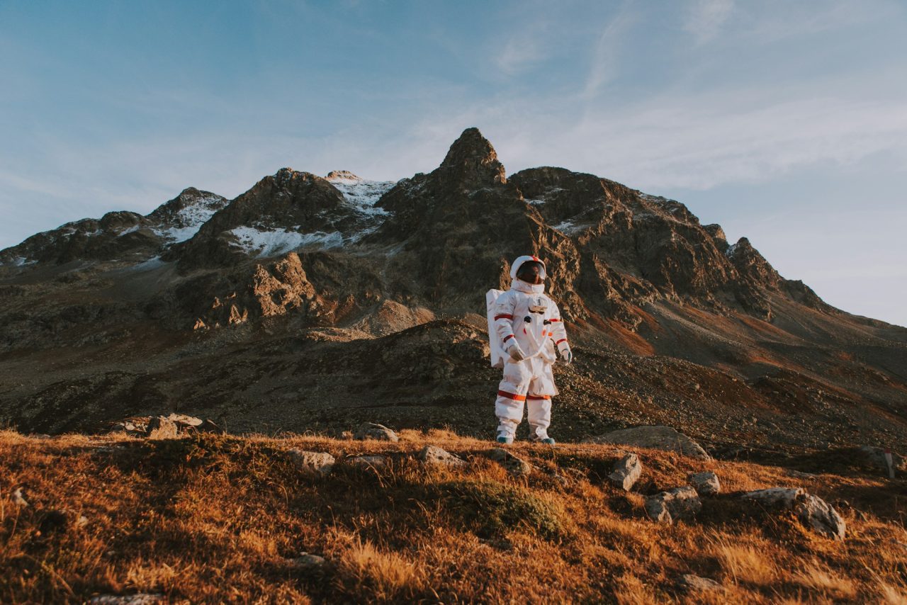 astronaut-exploring-a-new-planet-